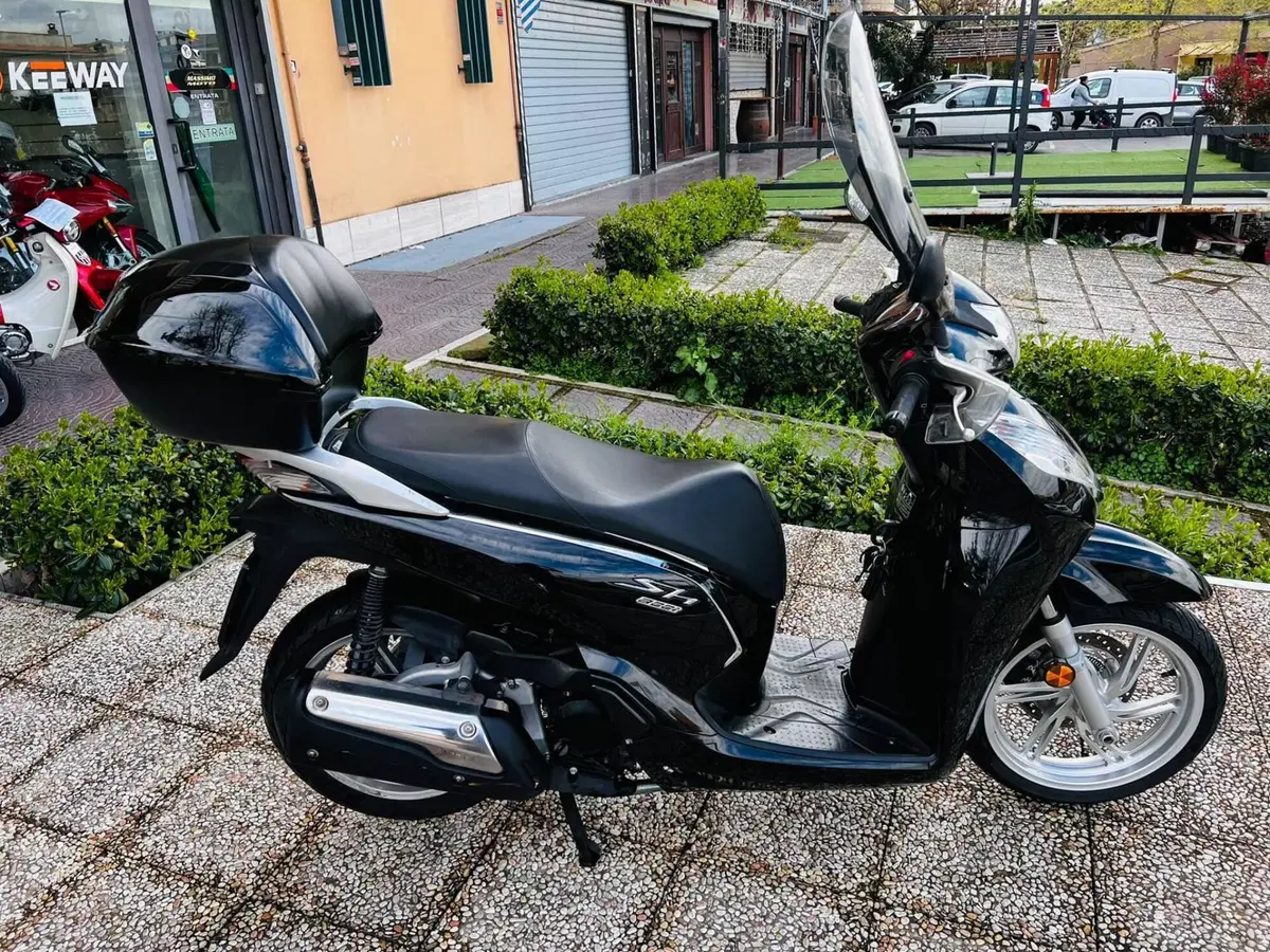 Honda SH 300 i ABS (2016 - 20) (7)