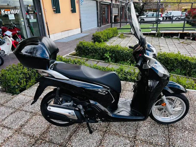 Honda SH 300 i ABS (2016 - 20) (7)