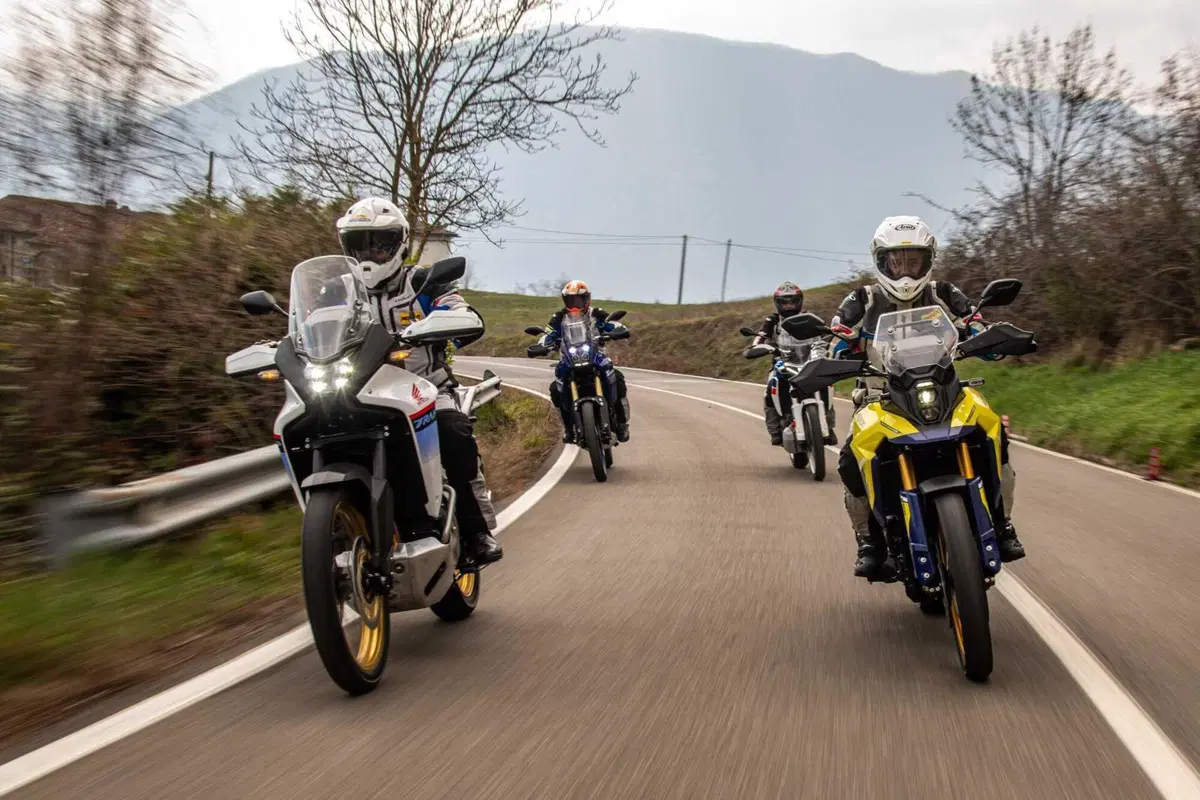 Maxi Enduro 2023, COMPARATIVA! Honda Transalp, Suzuki V-Strom 800, Yamaha Ténéré, Aprilia Tuareg (2)