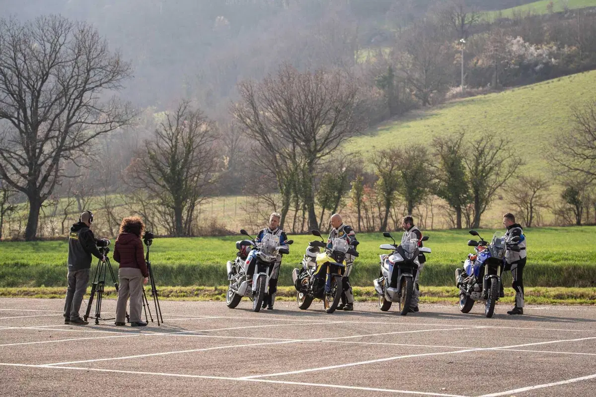 Maxi Enduro 2023, COMPARATIVA! Honda Transalp, Suzuki V-Strom 800, Yamaha Ténéré, Aprilia Tuareg (8)