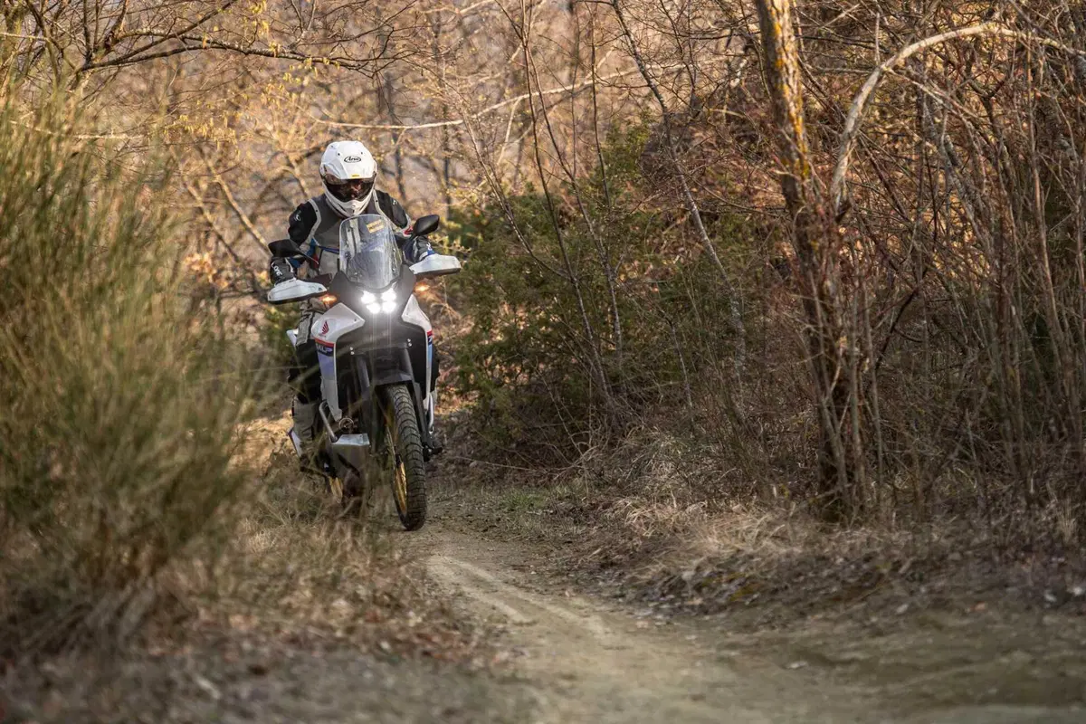 Maxi Enduro 2023, COMPARATIVA! Honda Transalp, Suzuki V-Strom 800, Yamaha Ténéré, Aprilia Tuareg (33)