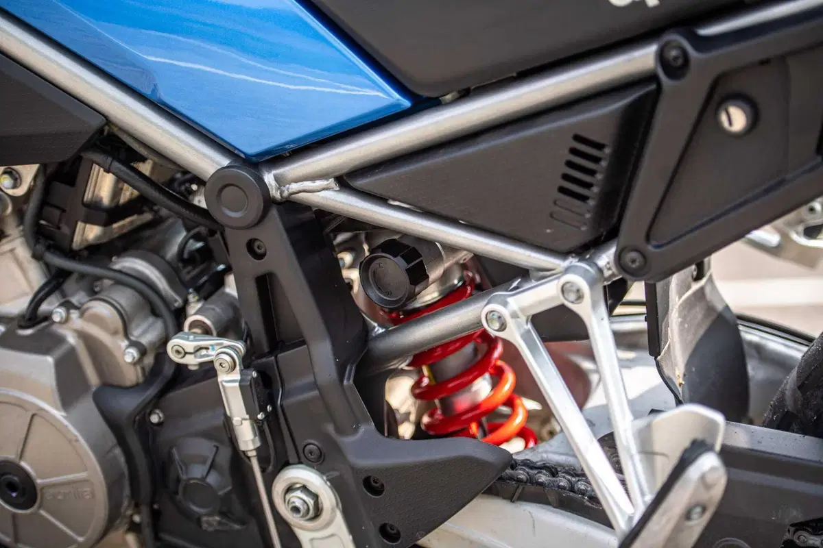 Aprilia Tuareg (9)