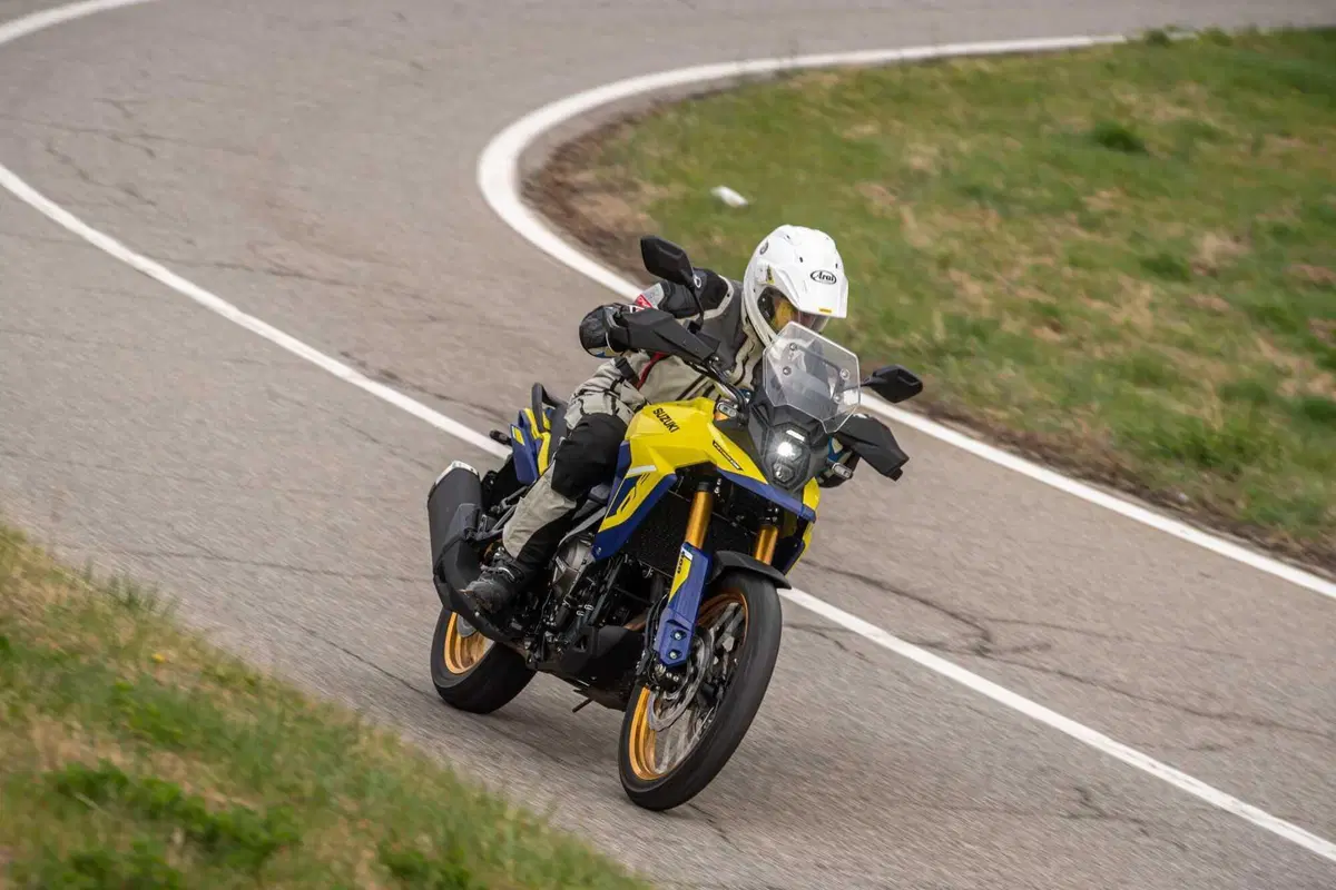 Suzuki V-Strom 800 (14)