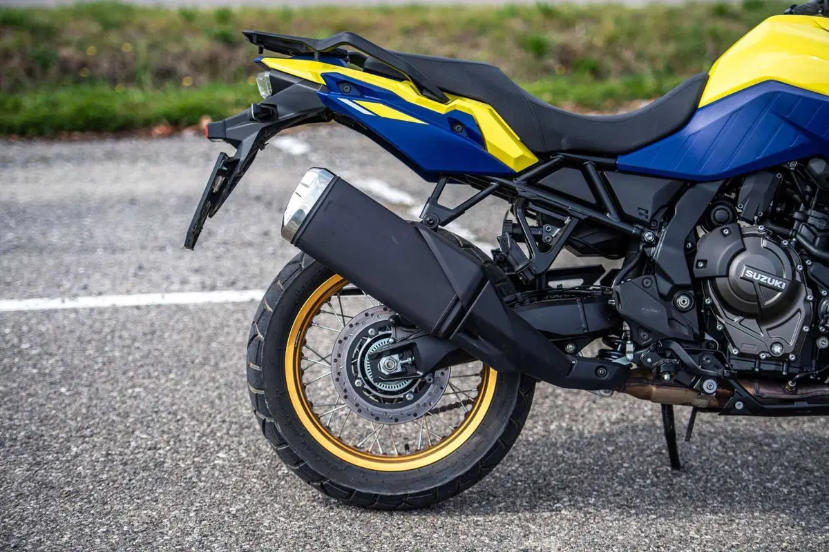 Suzuki V-Strom 800 (18)