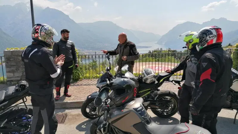 Tutto quello che c'&egrave; da sapere sui corsi di Guida Sicura su Strada e On-Off targati FMI