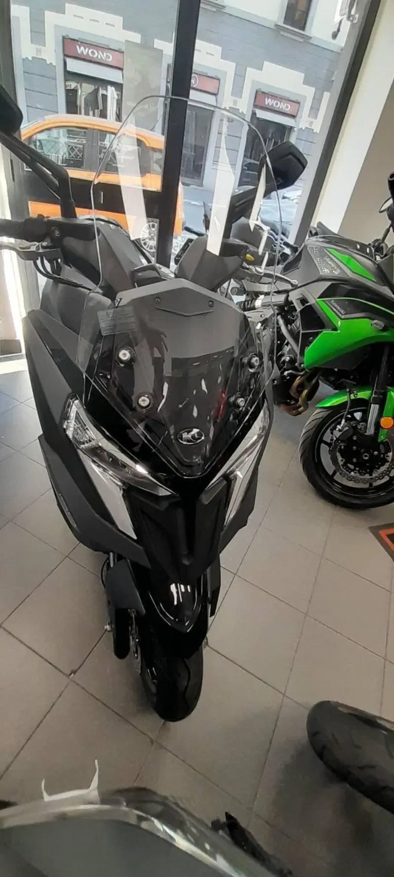 Kymco Dink R 150 Tunnel (2023 - 26) (3)