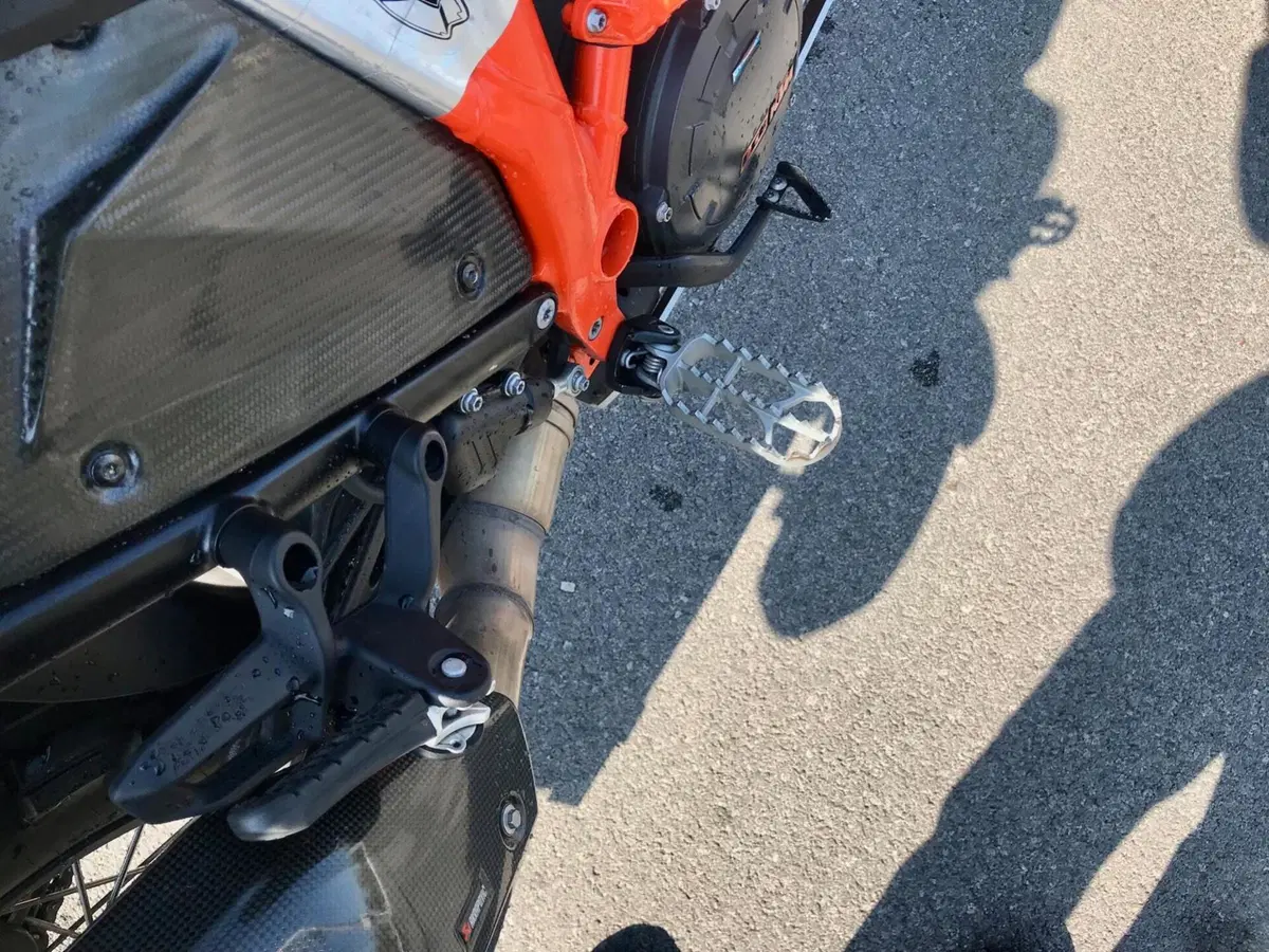 KTM 1090 Adventure R (2017 - 19) (2)