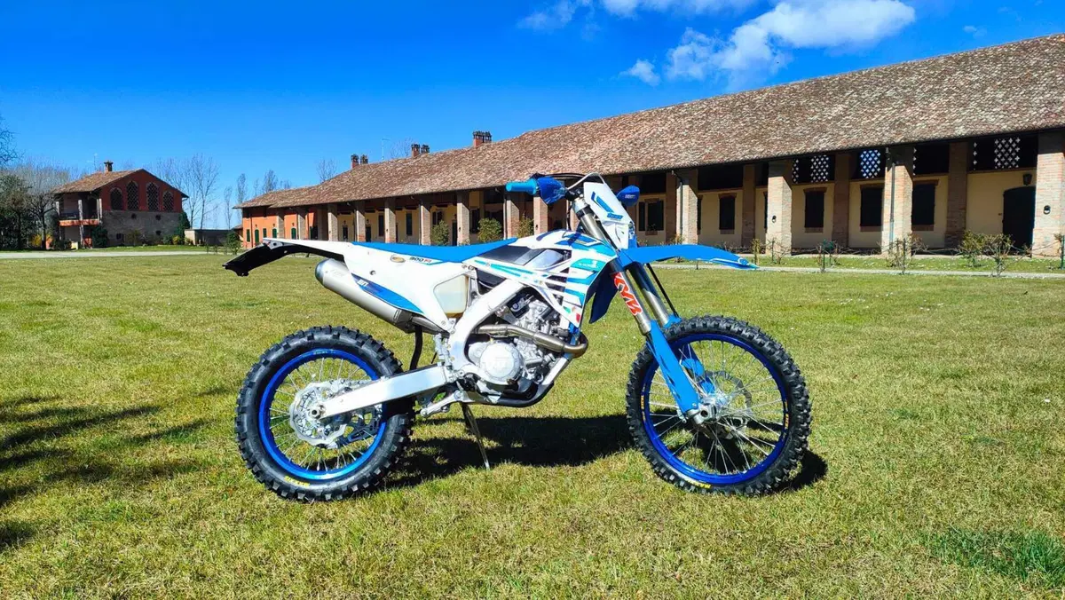 TM Moto 300 EN Fi 2023: COME si fa IL RODAGGIO! E le prime impressioni in sella al mito italiano