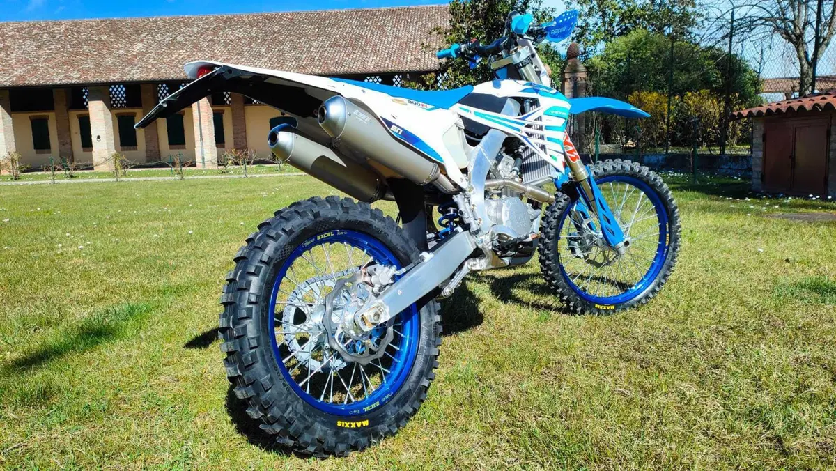 TM Moto 300 EN Fi 2023: COME si fa IL RODAGGIO! E le prime impressioni in sella al mito italiano (3)