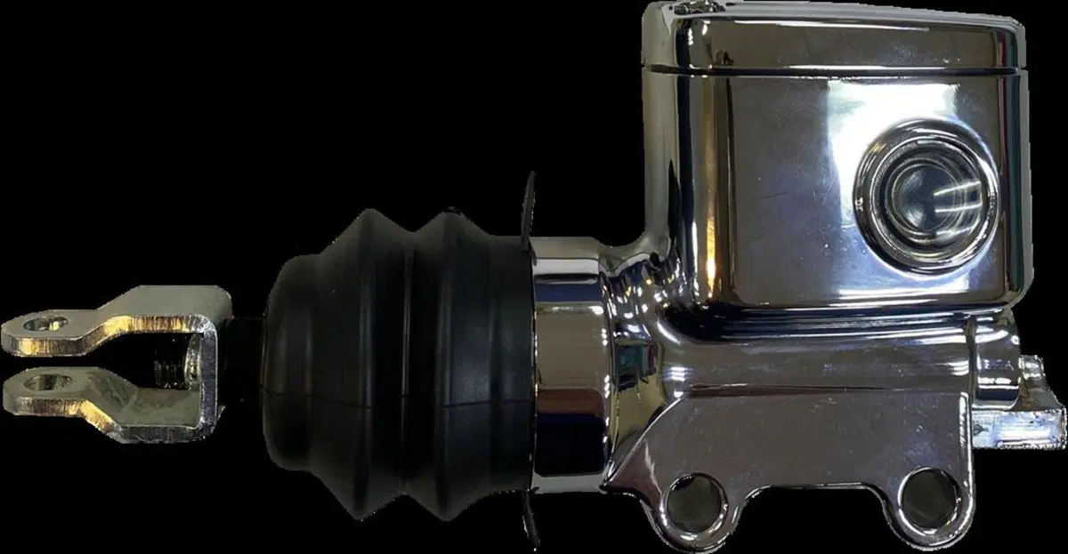 Pompa freno posteriore cromata per Softail dal 201 Drag Specialties