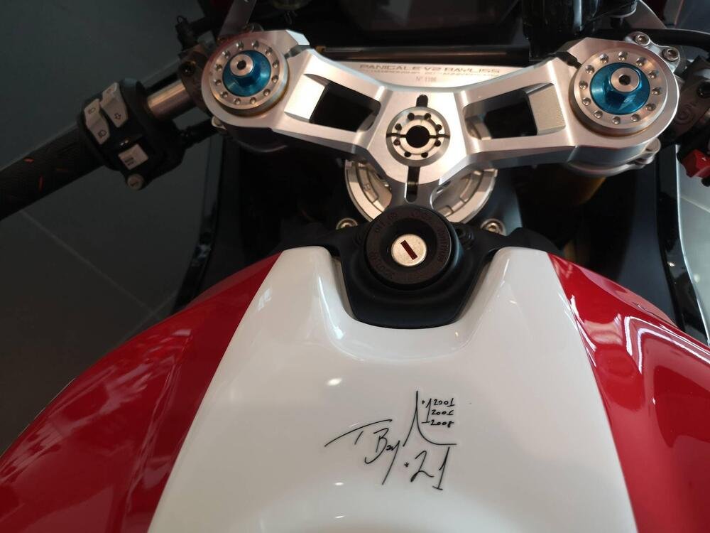 Ducati Panigale V2 Bayliss 1st Championship 20th Anniversary (2021 - 24) (3)