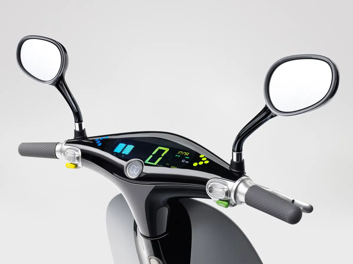 Gogoro, lo scooter elettrico che si “ricarica” in 6 secondi (4)