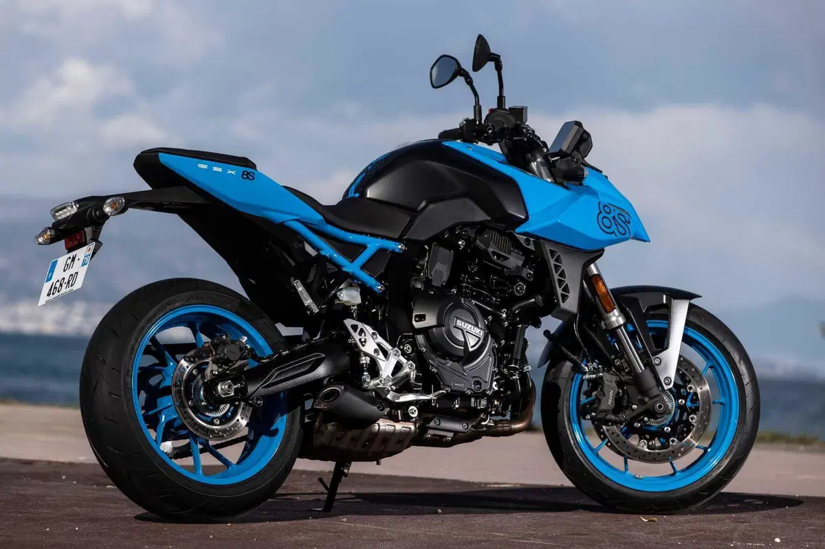 Suzuki GSX-8S TEST (2)