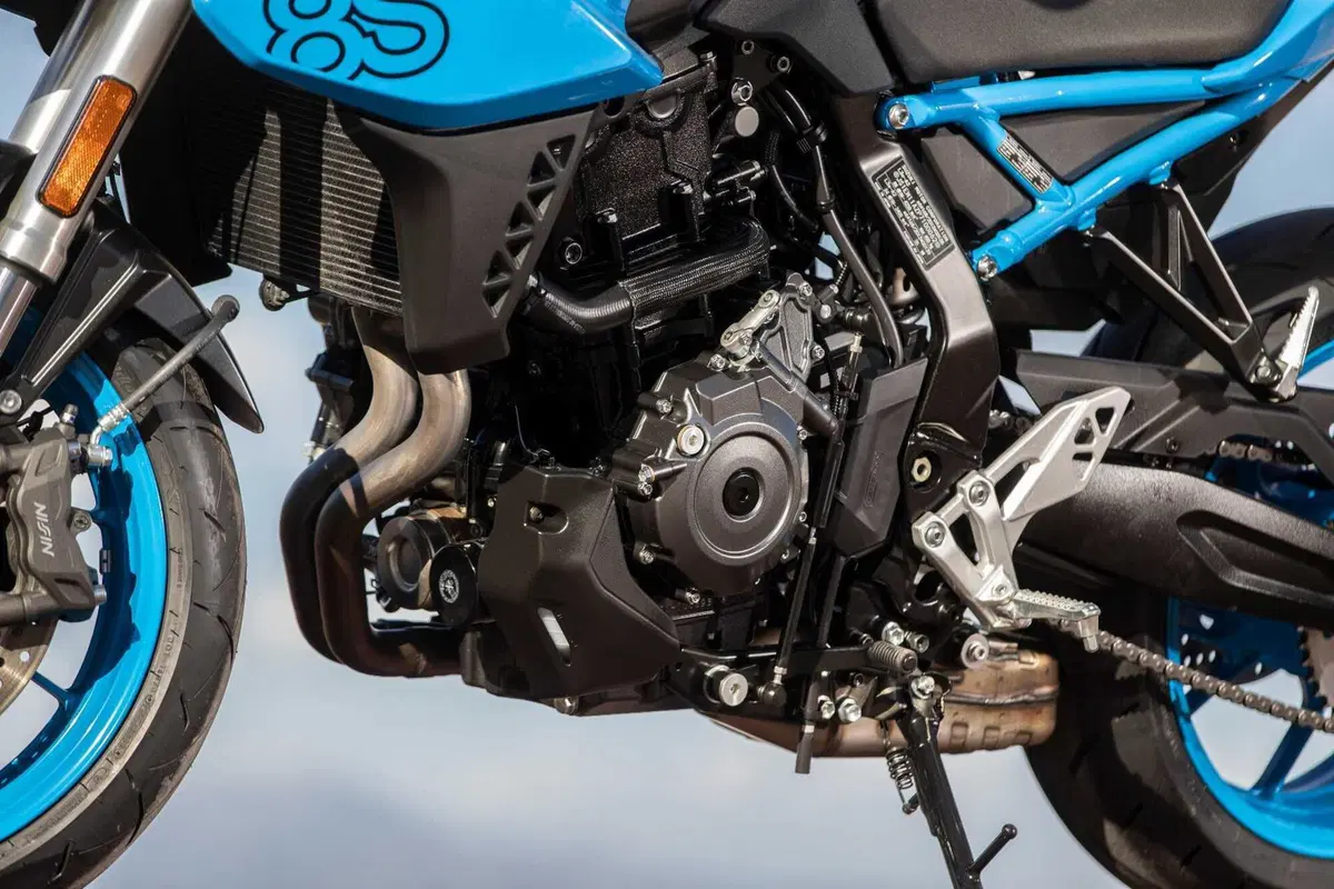 Suzuki GSX-8S TEST