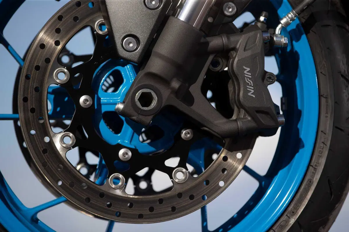 Suzuki GSX-8S TEST