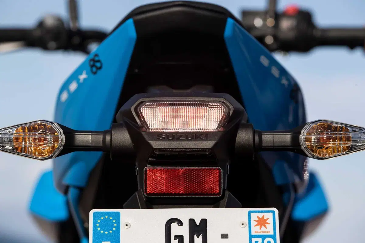 Suzuki GSX-8S TEST (11)