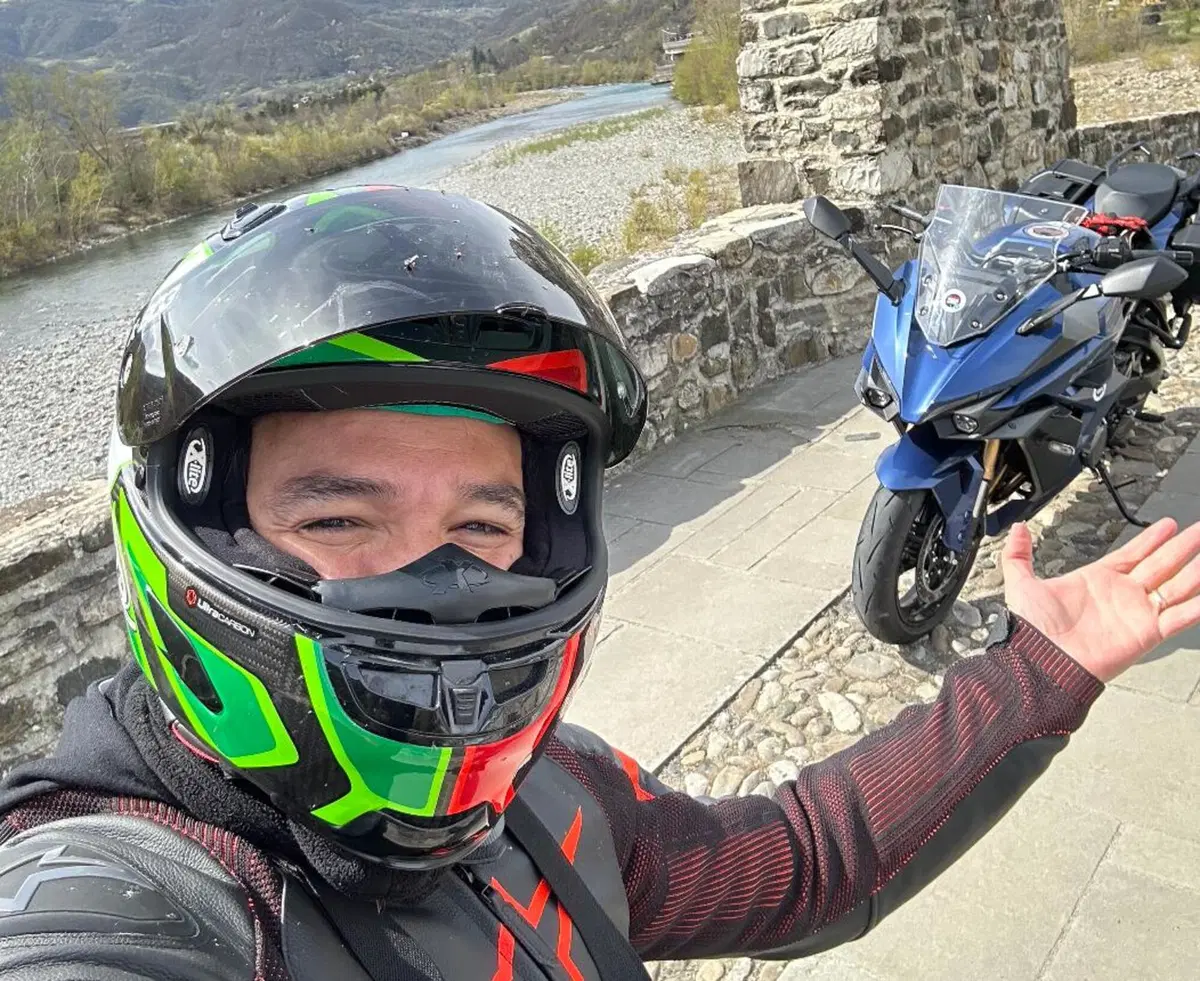 Social trip Suzuki: su e giù per le valli con la GSX-S1000GT (4)