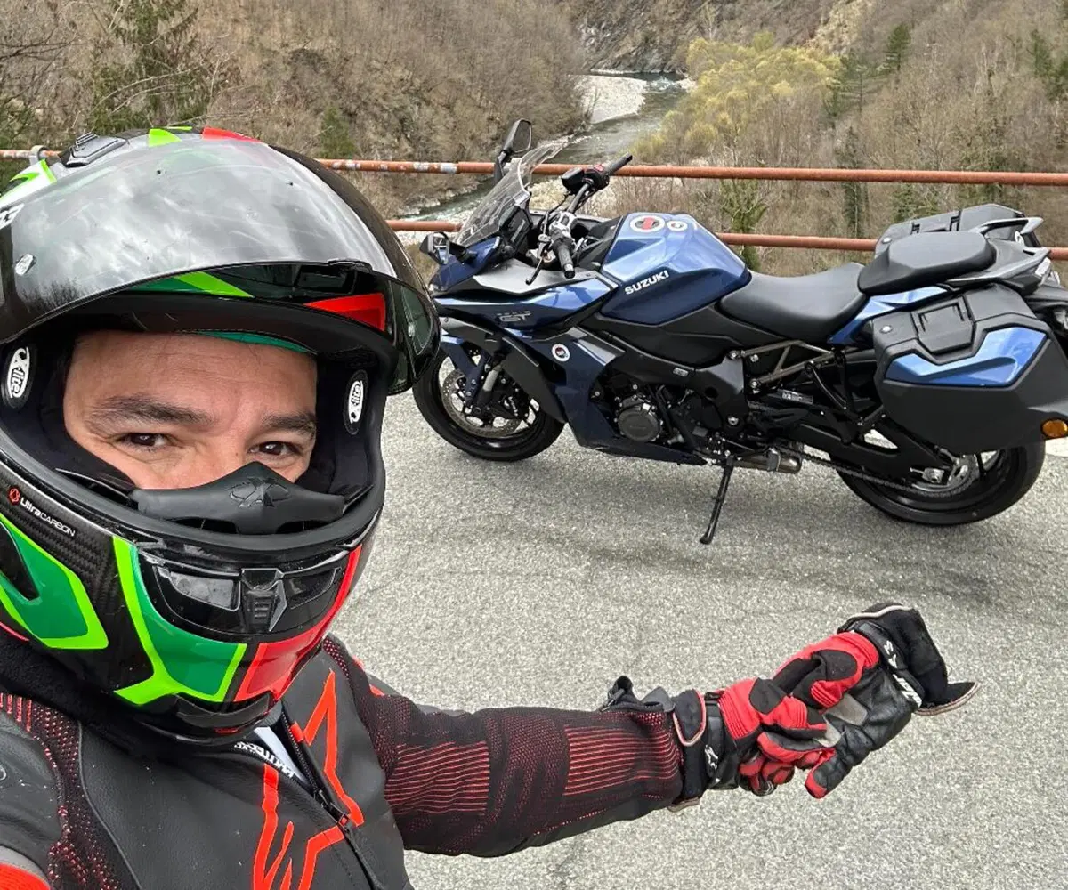 Social trip Suzuki: su e giù per le valli con la GSX-S1000GT (11)