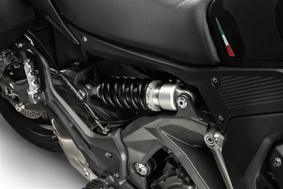 Benelli BN 600 BN 600 GT (2013 - 16) (3)