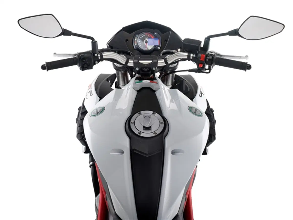 Benelli Tornado Naked Tre 899 Tornado Naked Tre 899 (2010 - 16) (3)