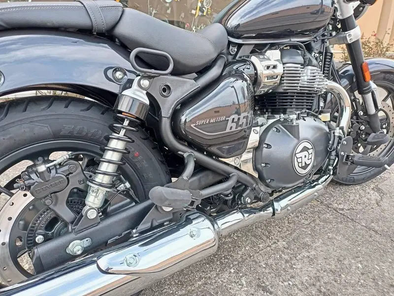 Royal Enfield Super Meteor 650 (2023 - 26) (5)