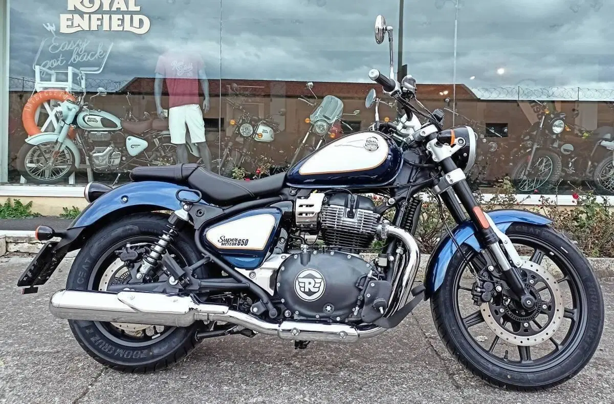 Royal Enfield Super Meteor 650 (2023 - 26) (4)