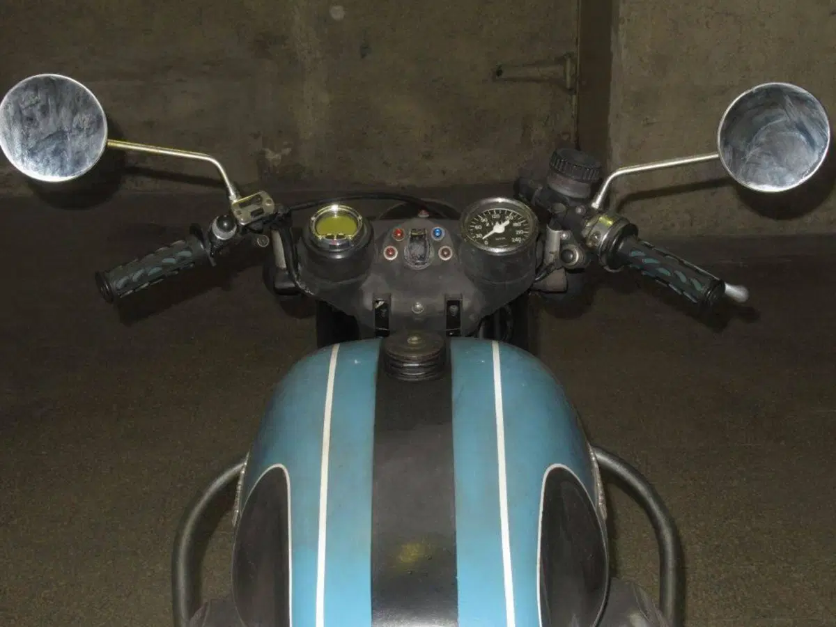 Moto Guzzi V7 (3)