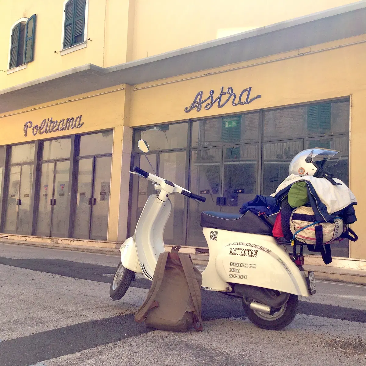 In Vespa alla ricerca dei cinema italiani dimenticati (8)