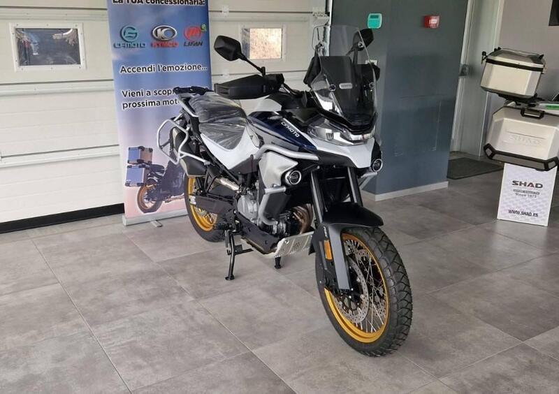 Vendo CFMOTO 800MT Explorer (2023 - 24) nuova a Roe' Volciano (codice  9154145) 