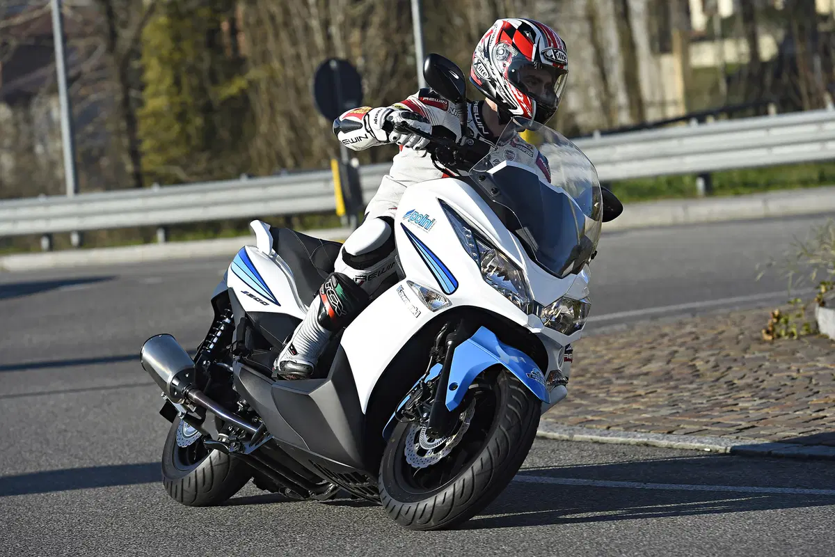Marco Faccani tester d’eccezione per il Kawasaki J300 by Polini (5)