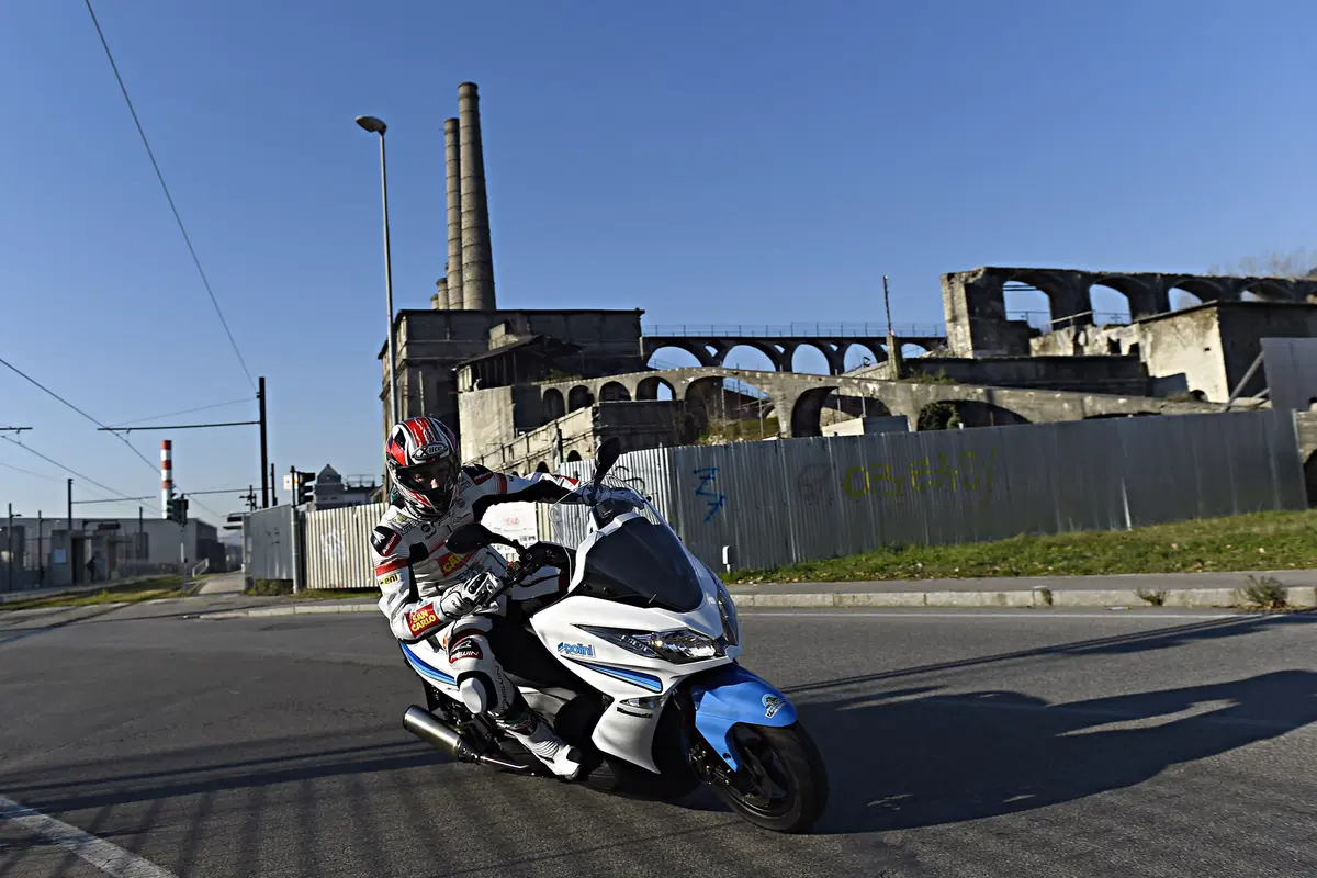 Marco Faccani tester d’eccezione per il Kawasaki J300 by Polini (6)