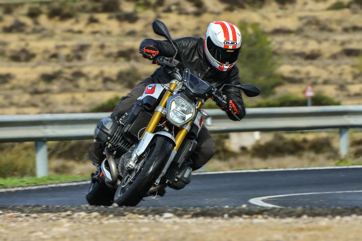 BMW R1200R 2015  (7)