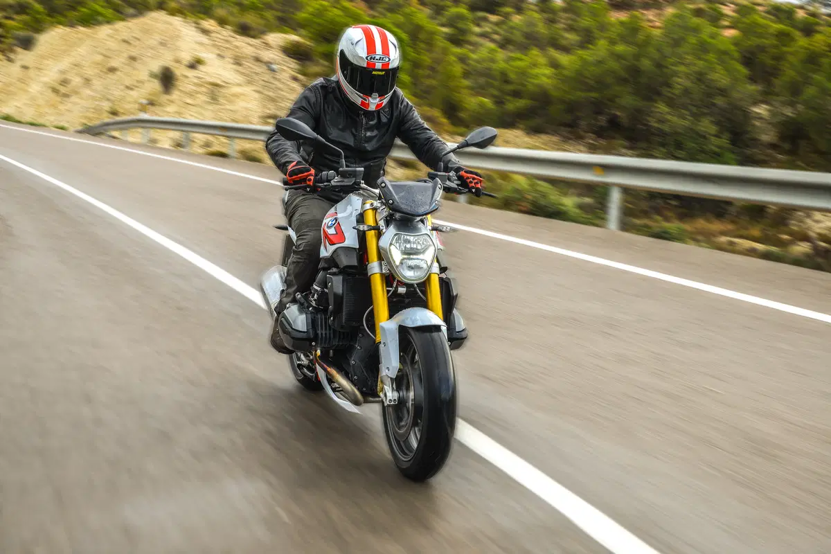 BMW R1200R 2015  (8)