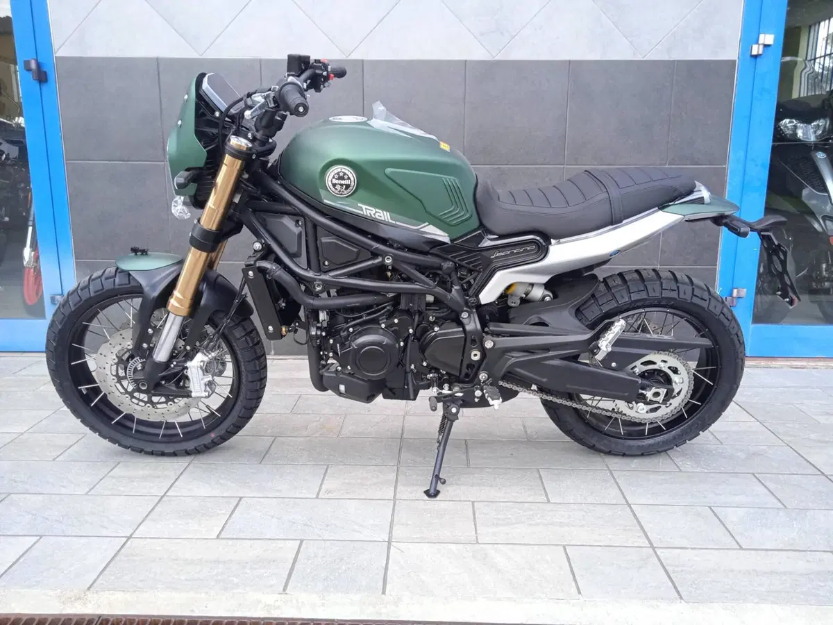 Benelli Leoncino 800 Trail (2022 - 26) (2)