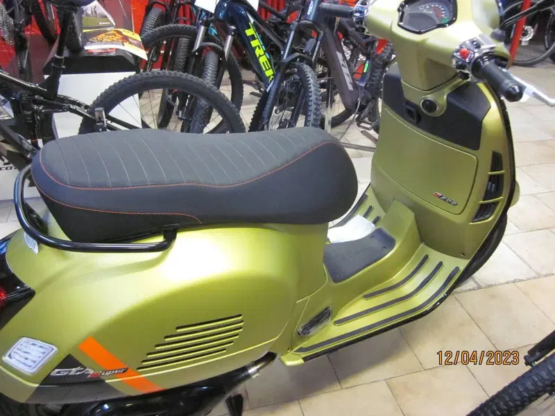 Vespa GTS 300 Super Sport (2023 - 24) (4)