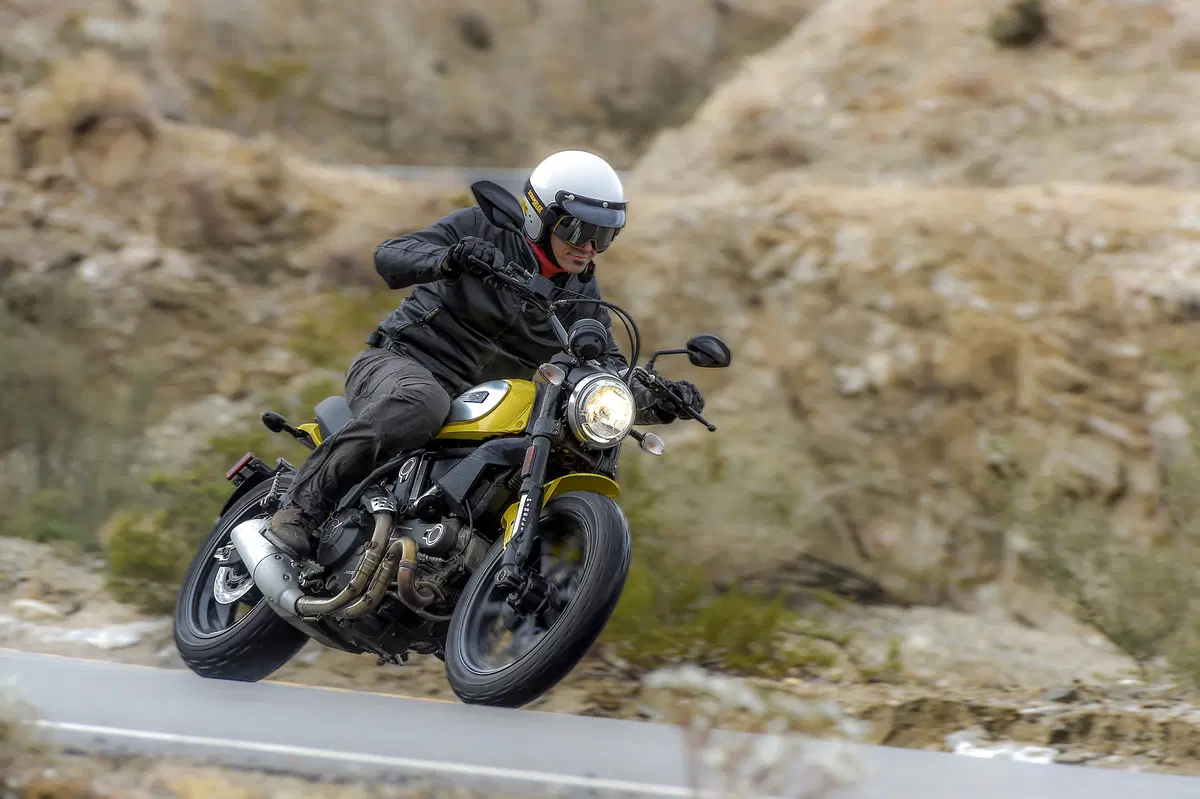 Ducati Scrambler     (2)