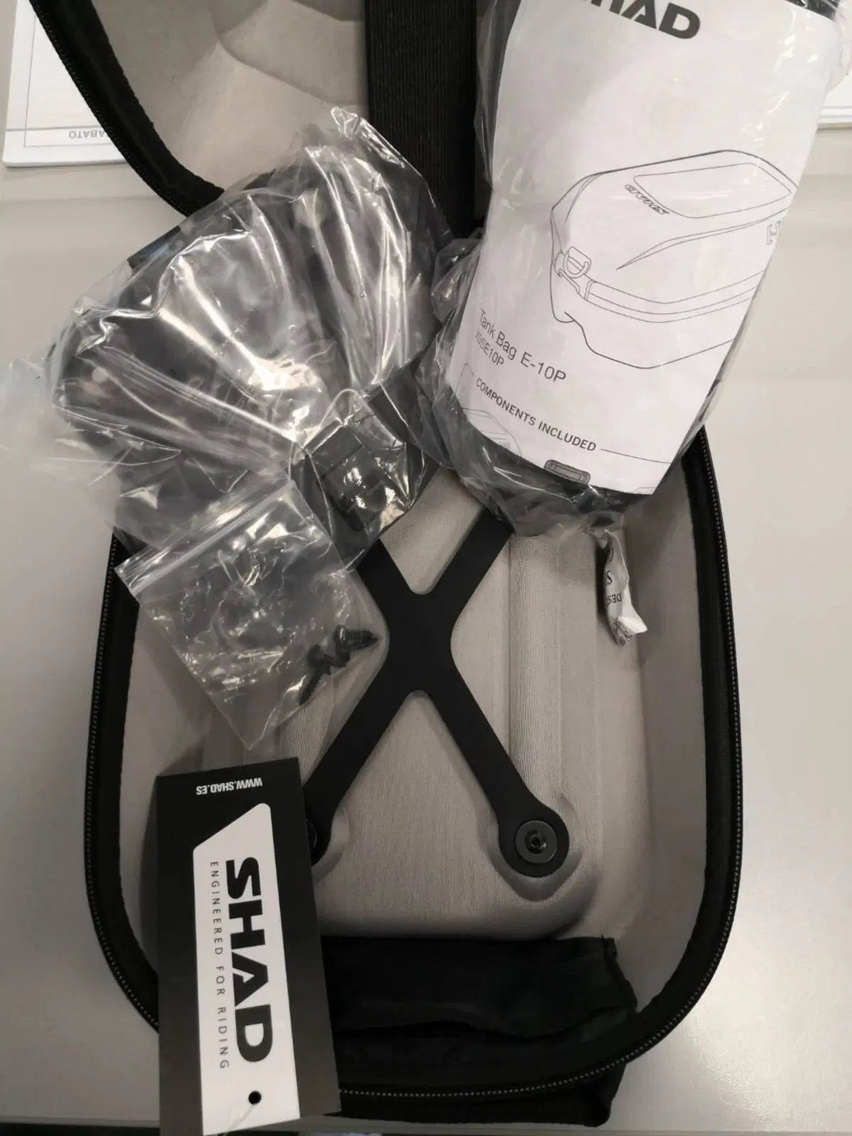 Borsa serbatoio SHAD E10 (2)