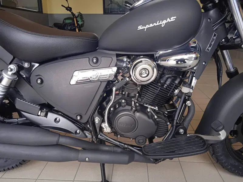 Keeway Motor Superlight 125 (2021 - 26) (3)
