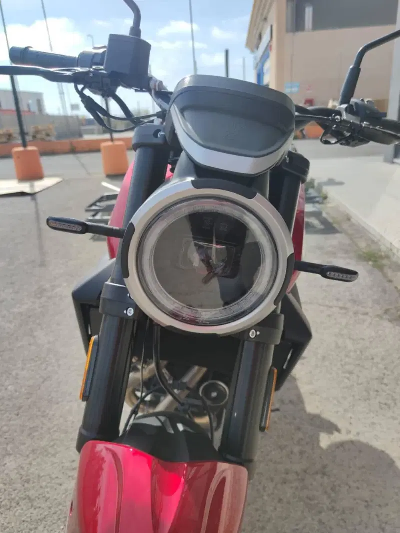 Moto Morini SEIEMMEZZO STR (2022 - 26) (9)