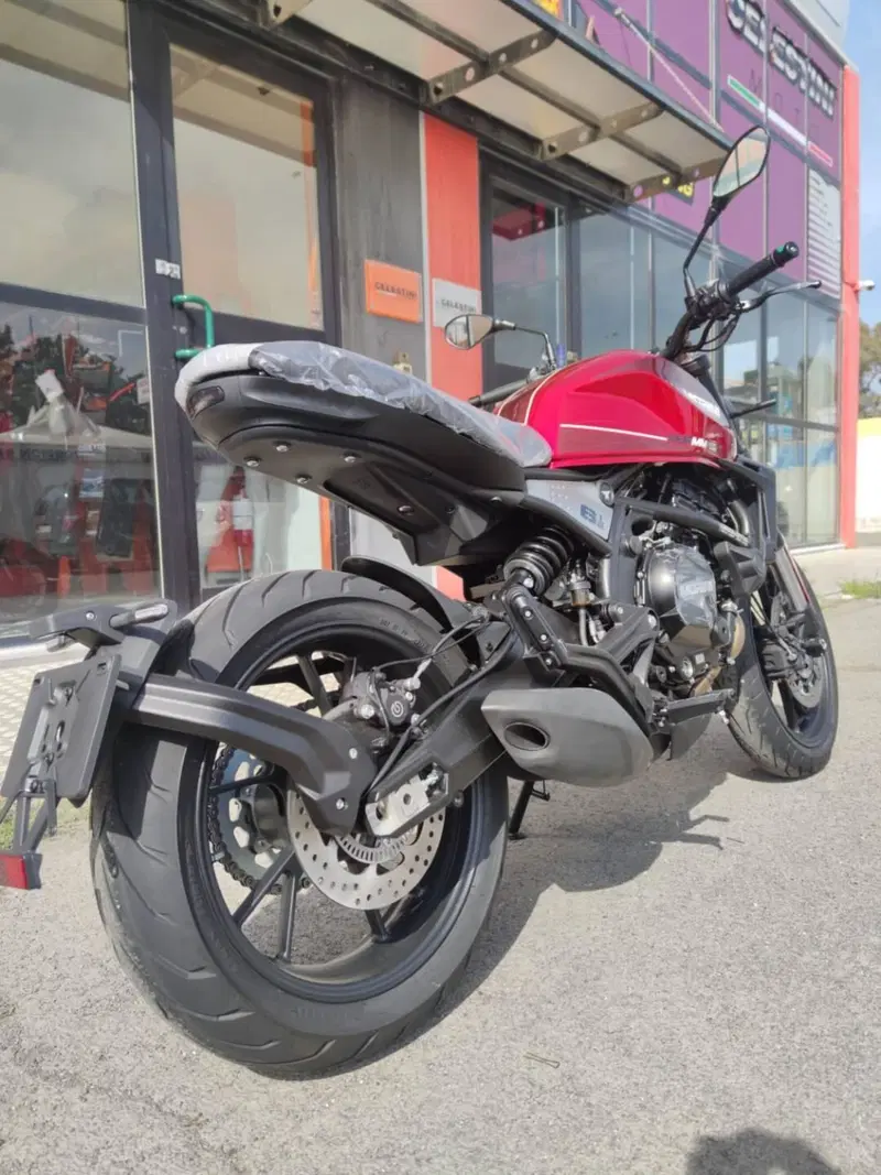 Moto Morini SEIEMMEZZO STR (2022 - 26) (6)
