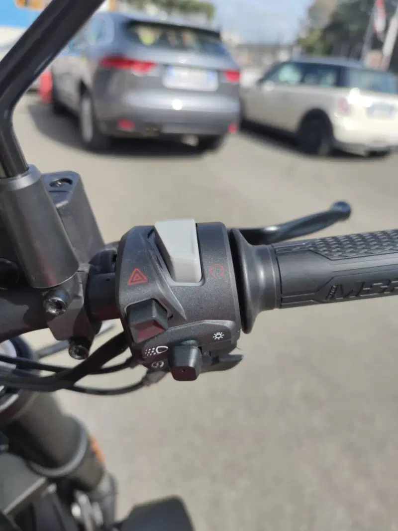 Moto Morini SEIEMMEZZO STR (2022 - 26) (10)