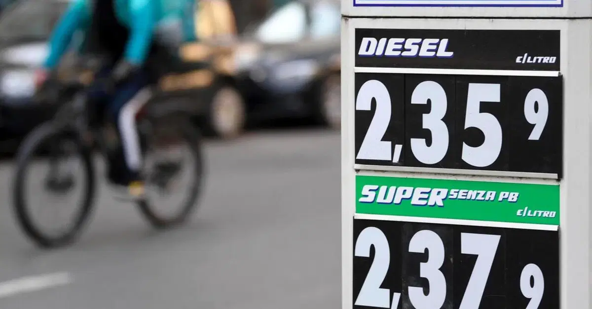 Caro carburanti. La benzina torna a salire: ai massimi da agosto 2022
