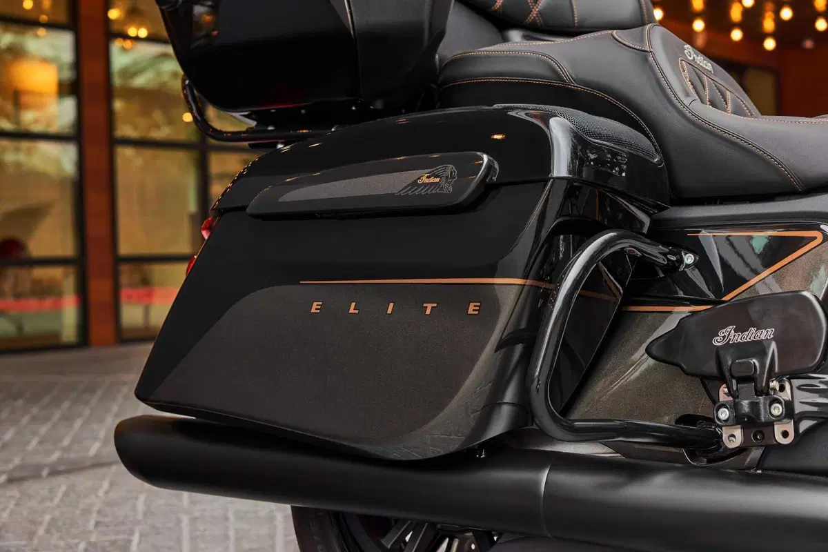 Indian svela la nuova Pursuit Elite e la Chieftain Elite 2023 (6)