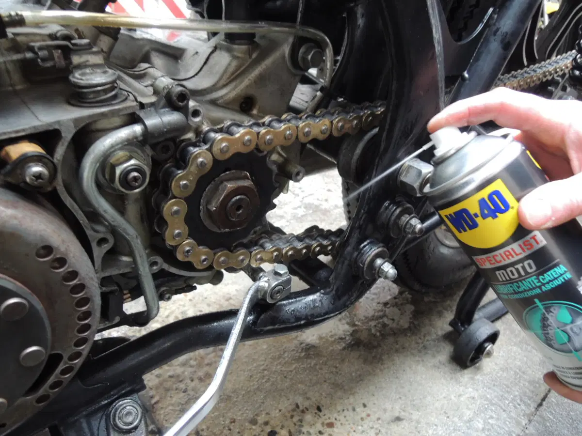 WD-40 Specialist Moto si fa in quattro (5)