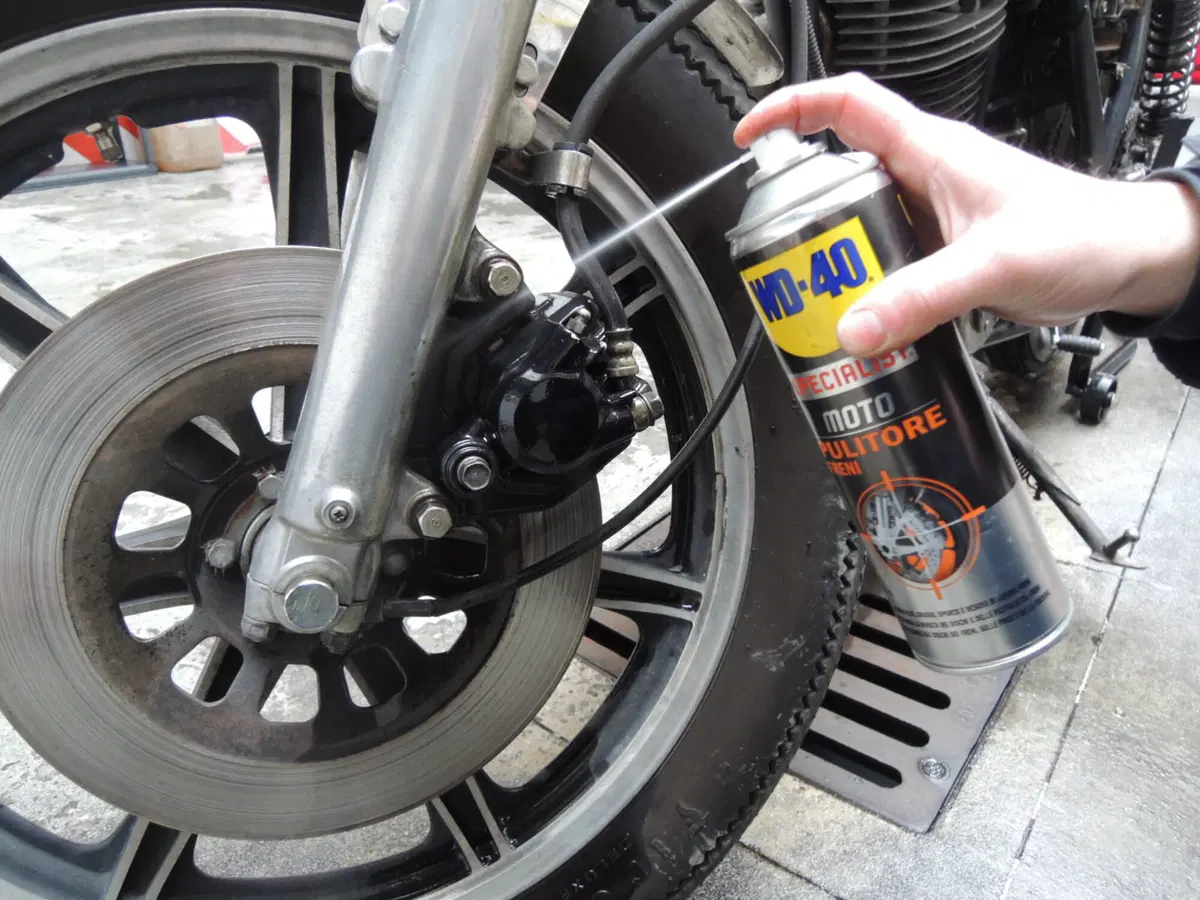 WD-40 Specialist Moto si fa in quattro (7)