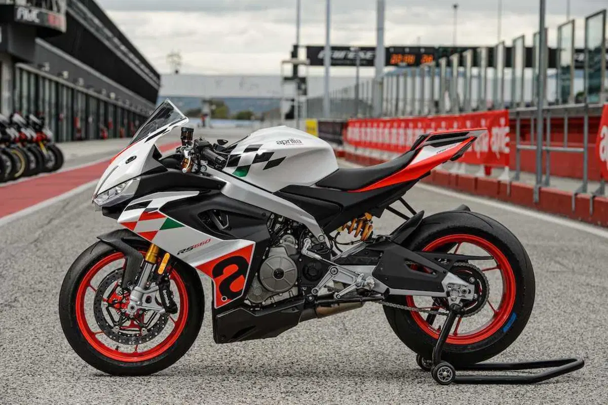 Aprilia RS 660 Extrema (2)