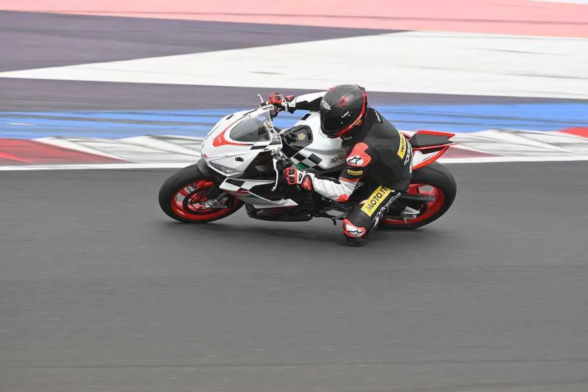 Aprilia RS 660 Extrema (11)