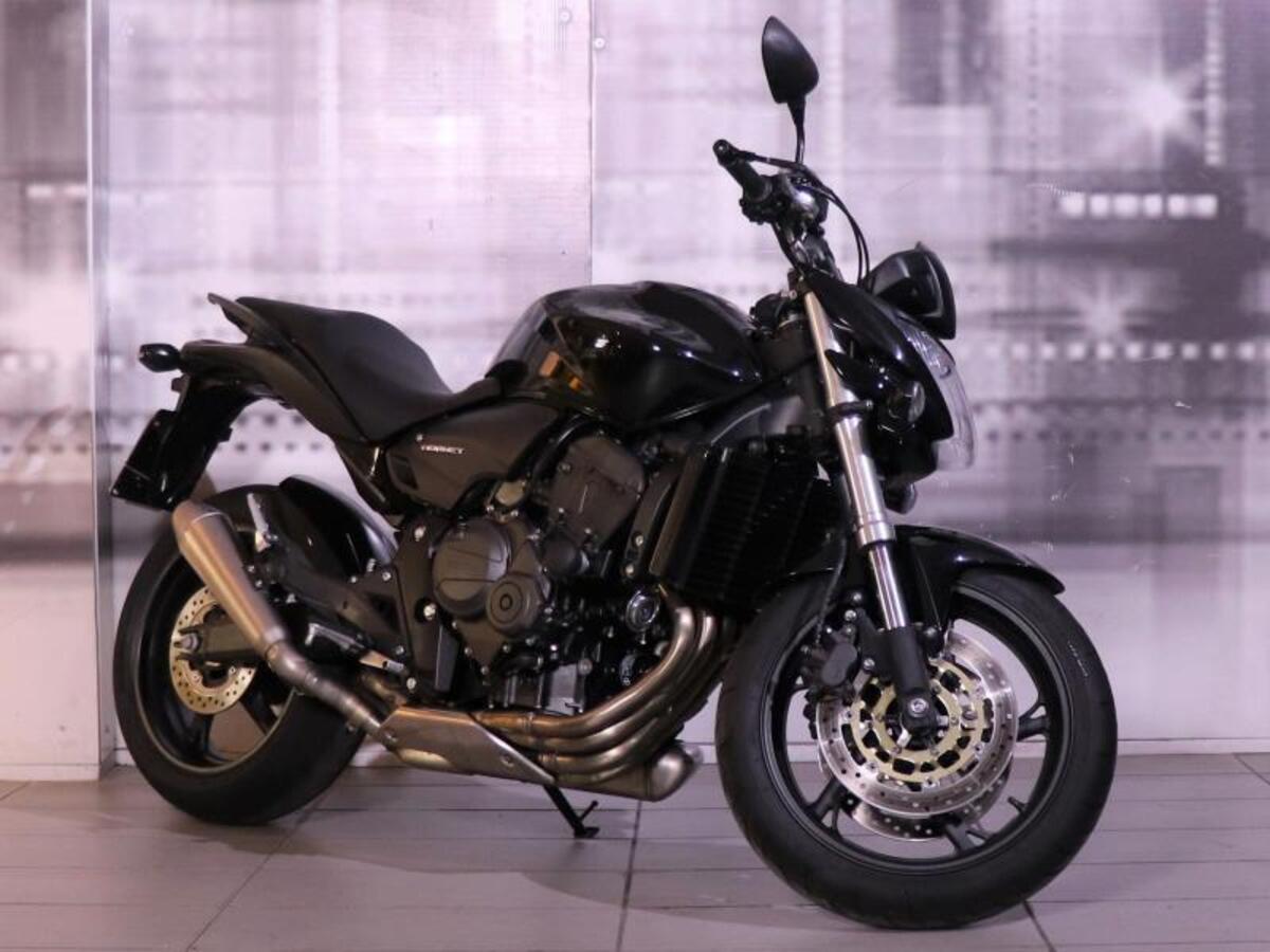 Vendo Honda Hornet 600 (2007 - 10) usata a Casalgrasso (codice 9158381) 