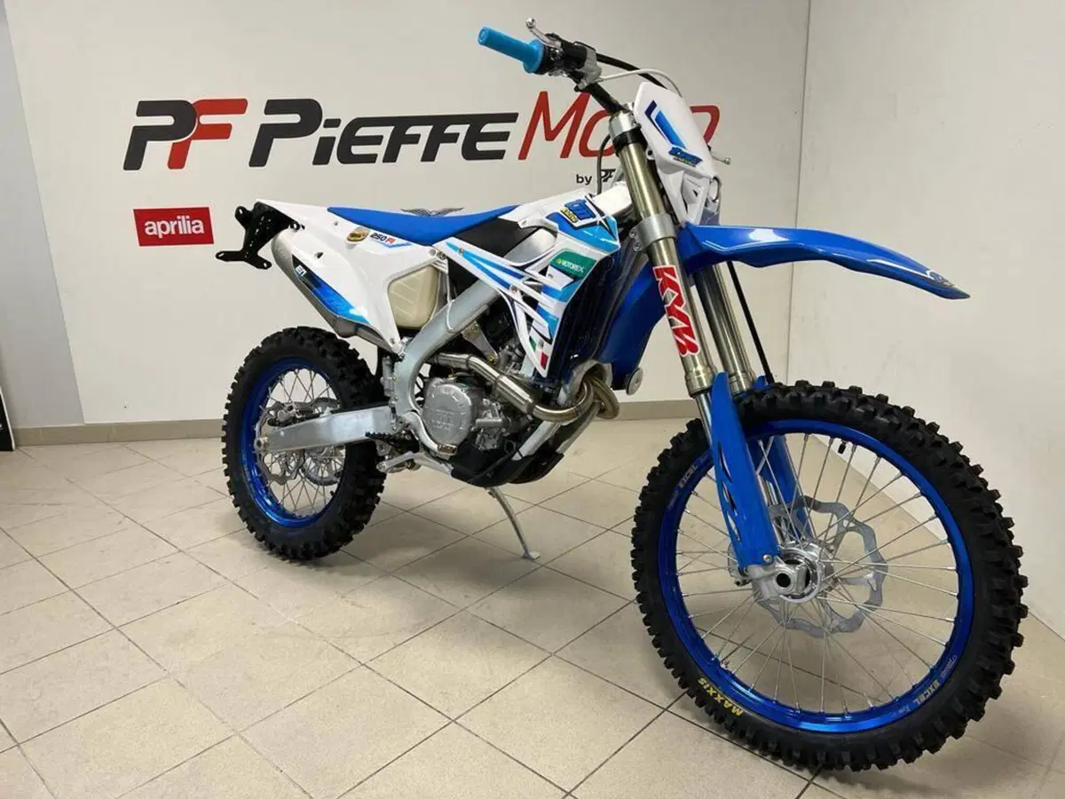 Tm Moto EN 250 ES Fi 4T (2023) (6)