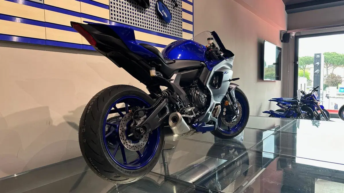 Yamaha YZF R7 (2021 - 25) (4)